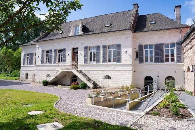 au nid des hirondelles