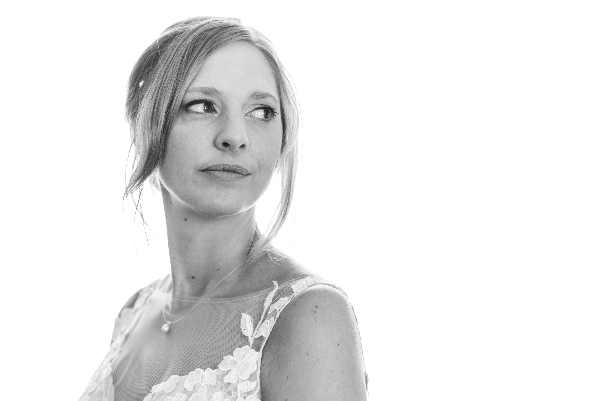 Photographe pour mariage Ampixtures - couple de mariés émotion vraie